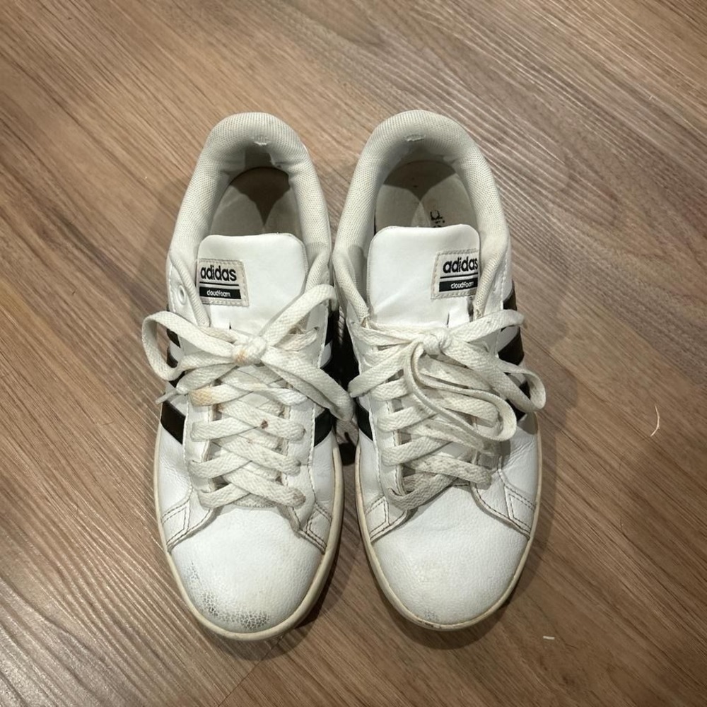 Adidas Neo Tennis Shoes Black and white 6.5